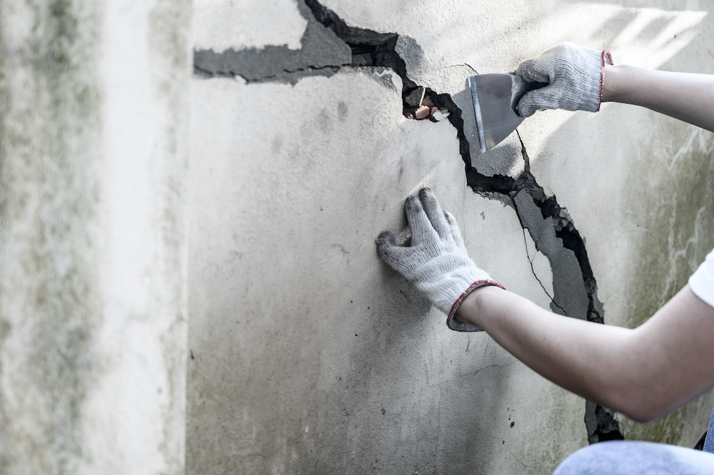 how-to-avoid-cracks-in-cement-plaster-walls inline image